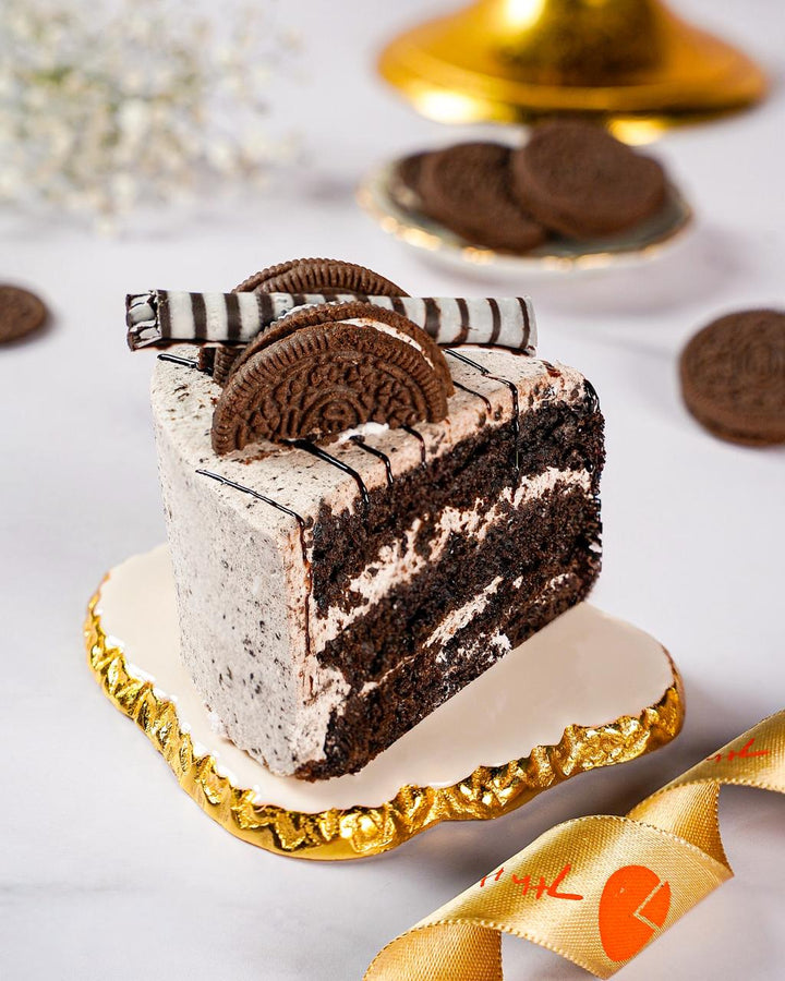Cookies & Cream Slice Cake
