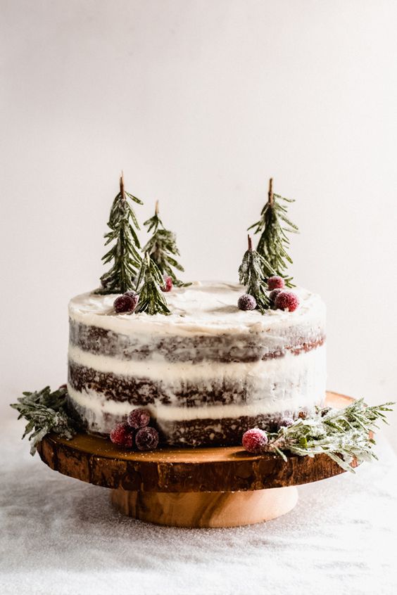 Rustic Christmas Tree Cream Cake