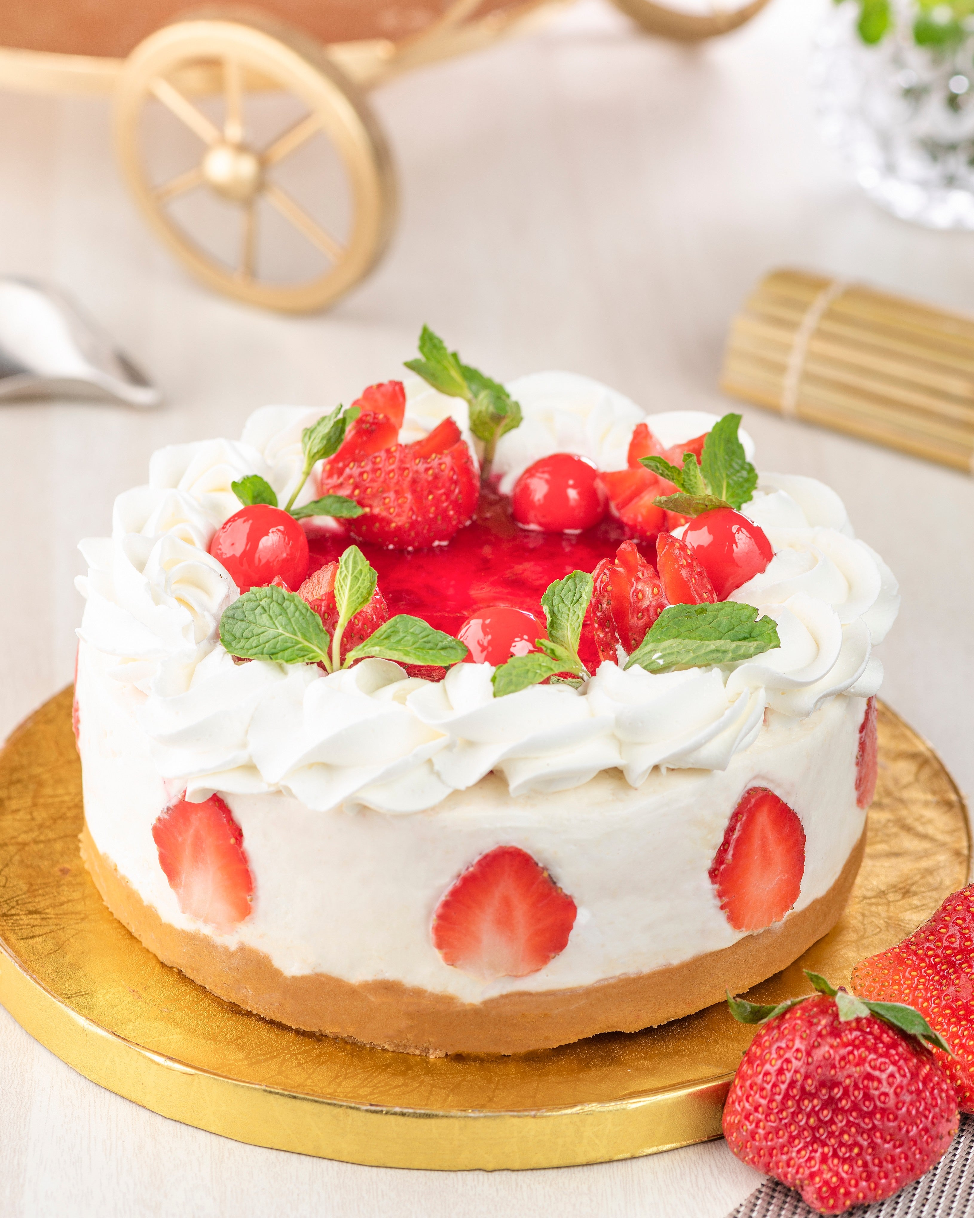Strawberry Baked Cheesecake
